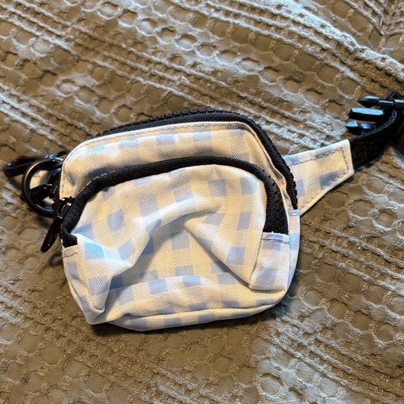 BAGGU Handbags - BAGGU Light Blue and White Checkered Fanny pack charm